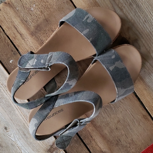 Maurices Shoes - Maurices Camo Felicity Platform Sandals size 8.5